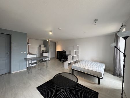 Location Appartement 1 pièce 32m² CASTELNAUDARY 11400 - Photo 5