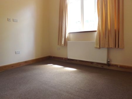 Station Road, Renishaw, Sheffield, S21 - Photo 4