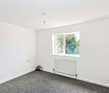 2 bedroom semi-detached house to rent - Photo 3