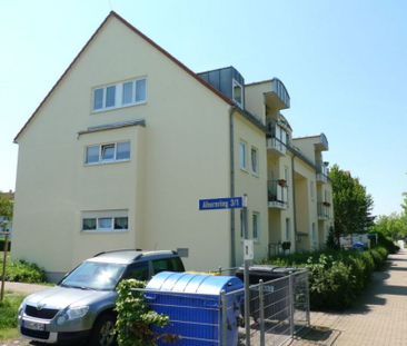 Schmölln, Super 3-Raum-EG-Wohnung mit 2 Balkonen! (ME21) - Photo 2