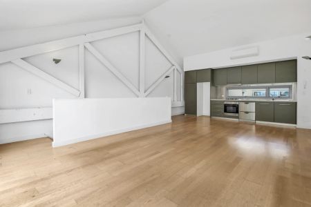 Inner City Warehouse Living - Photo 3