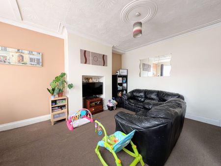 2 bedroom terraced house to rent - Photo 2