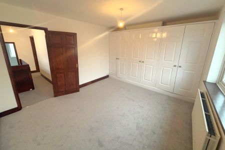 2 bedroom semi-detached house to rent - Photo 3