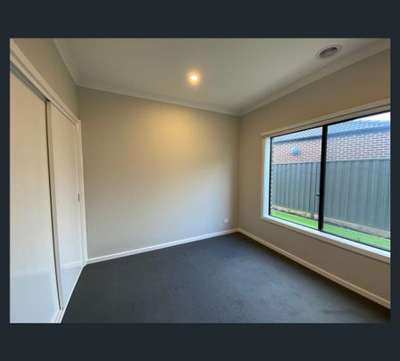 34 Annapurna Cres, Truganina, Vic 3029 - Photo 1