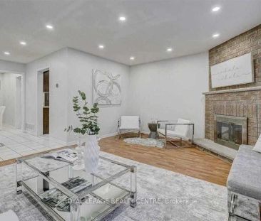 390 Wendron Crescent #Upper Unit - Photo 2