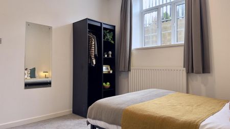 1 bedroom in a house share to rent - Photo 4