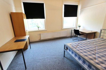 5 bedroom flat to rent - Photo 4