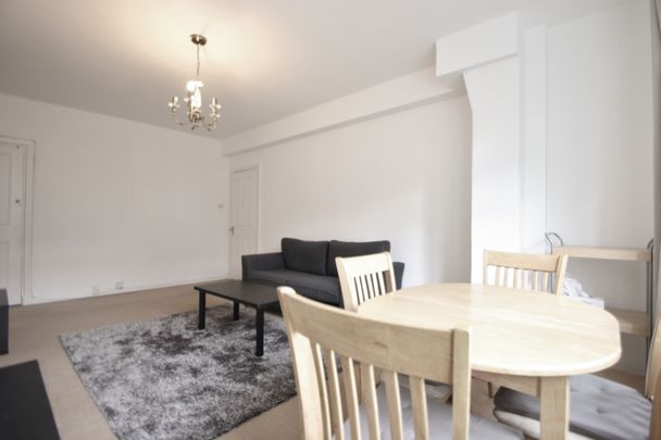 Latymer Court, Hammersmith Road, Hammersmith, London, W6 - Photo 1