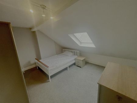 1 bedroom in a house share to rent - Photo 3