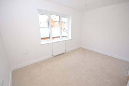 4 bedroom terraced house to rent - Photo 4