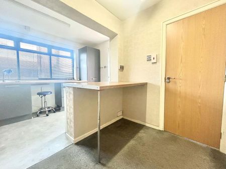 2 bedroom semi-detached house to rent - Photo 4