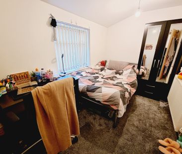 4 Bed Student Accommodation - Photo 2