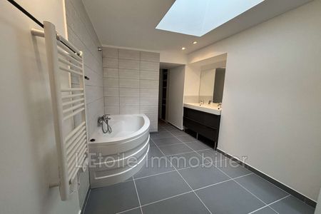 Location Appartement 2 pièces 48m² MORTAGNE AU PERCHE 61400 - Photo 5