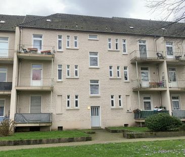 Heute ein König: Ihr neuer Balkon mit Blick ins Grüne. - Photo 1