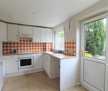 2 bedroom end of terrace house to rent - Photo 5