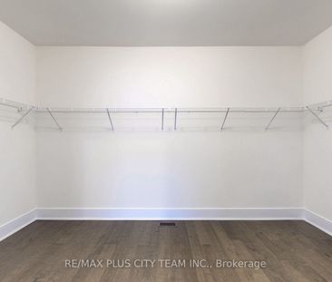 For Lease - 8 Saxby Farm Avenue, King, Ontario - Photo 1