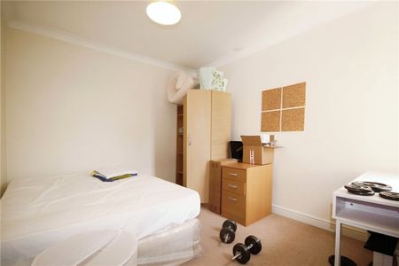 Deerbarn Road, Guildford, GU2 8AT - Photo 5