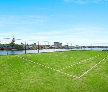 Spacious 2-Bedroom Apartment with River & Ocean Views - Photo 1