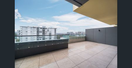 Fully furnished one bedroom with a huge balcony - Photo 5