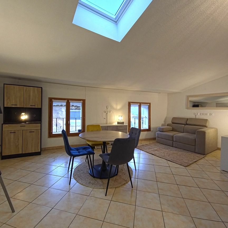 Location Appartement 2 pièces 43m² POURRIERES 83910 - Photo 1