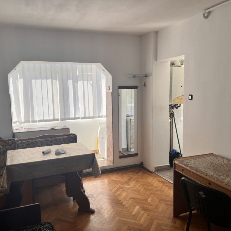 Garsoniera in bloc de apartamente strand str bihorului et 1 - Fotografie 1