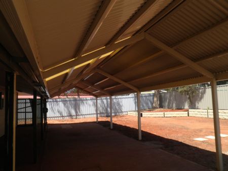 3 BEDROOM HOME AWAITS YOU ! - Photo 5