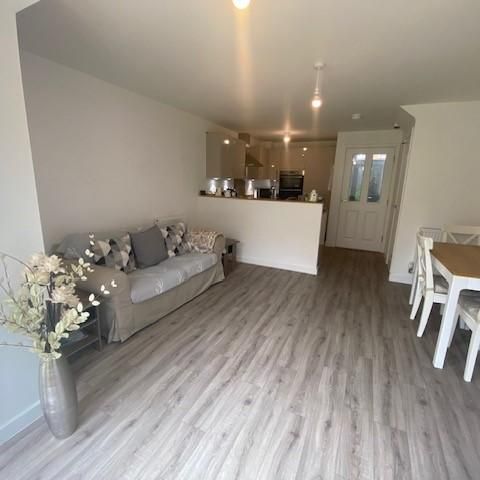 4 bedroom house to rent - Photo 1