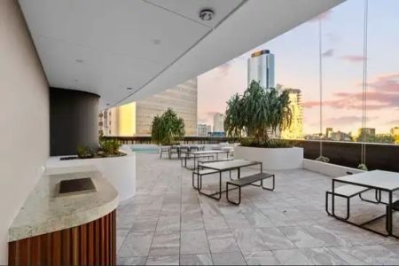 “Brand New 1 Bedroom + 1 Study Apartment in Iconic Queens Wharf Residences” - Photo 5