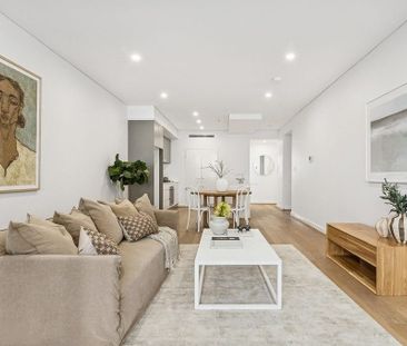 Architecturally Designed, Luxuriously Modern, Centrally Positioned ... - Photo 2