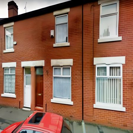 3 Bedrooms - Photo 3