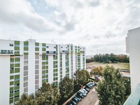 Apartment T3 in Santo António dos Cavaleiros e Frielas, Loures - Photo 4