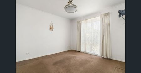 Spacious 4 Bedroom Home in Prime Location Carrum Downs! - Photo 4