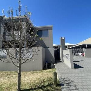 Income Limits Apply - 2 x 1 Ground Floor Unit - LEASE UNTIL JUNE 2026 ONLY - Photo 1
