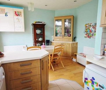 Melrose Gardens, KT3 - Photo 3