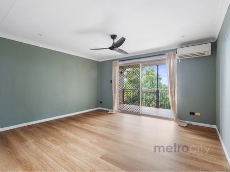 This 2 Bed, 2 bath with air con is calling your name! - Photo 3