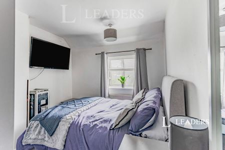 3 bedroom semi-detached house to rent - Photo 4