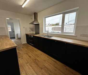 3 bedroom terraced house to rent - Photo 4