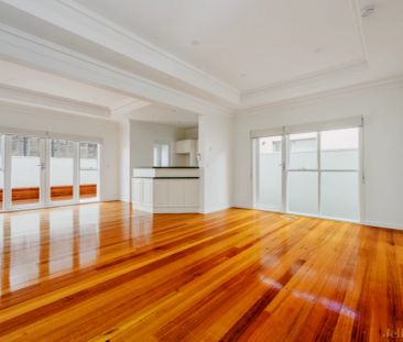 3 Bed, 1 Bath - Photo 3