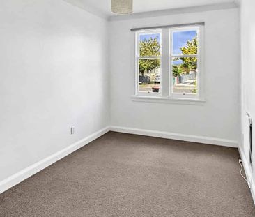 Charming 3-Bedroom Home - Photo 5