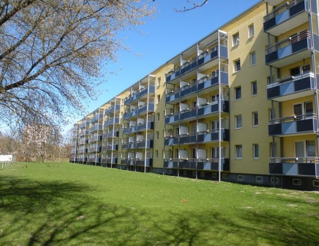 Helle 2-Zimmer-Wohnung mit Balkon! - Foto 1