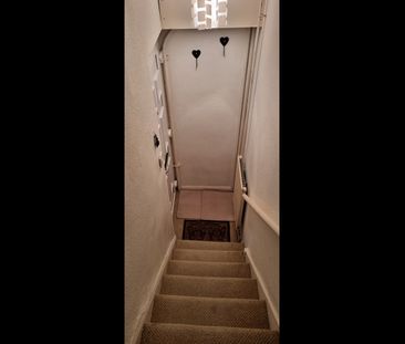 Studio Flat, Wesleyan Place, NW5 - Photo 3