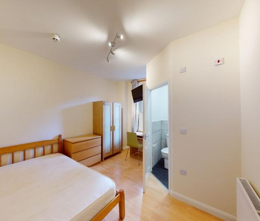 6 bedroom flat to rent - Photo 4