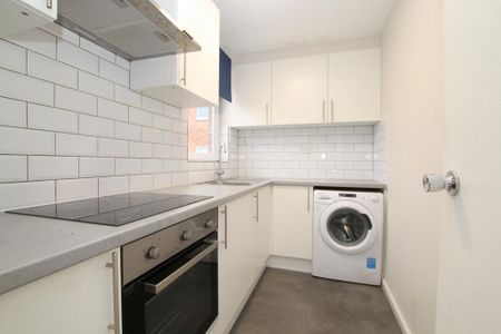 Studio to rent - Photo 3