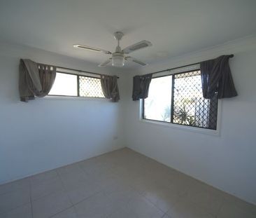 NEAT FOUR BEDROOM REAR DUPLEX - Photo 5