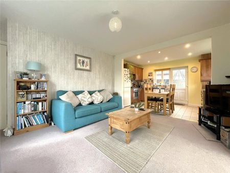 2 bedroom semi-detached house to rent - Photo 3