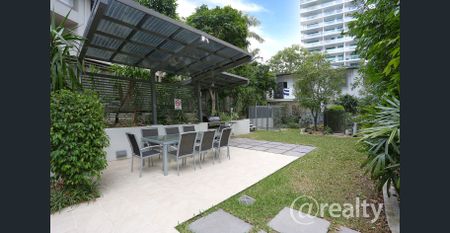 Exceptional Large 1 Bedroom + Study Apartment! - Photo 4