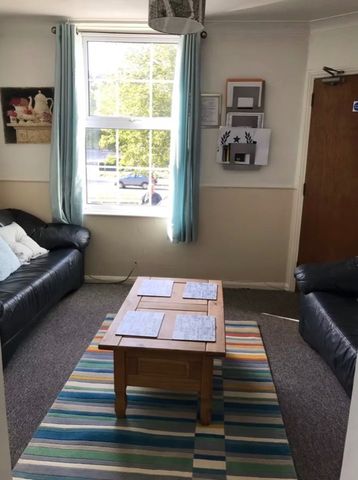 Room in a Shared House, The Highway, BN2 - Photo 4