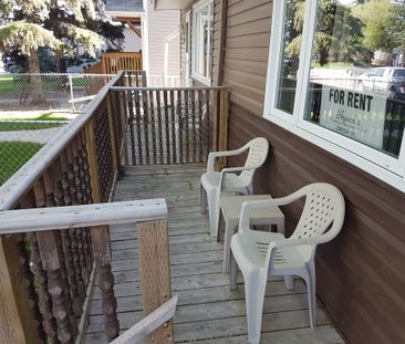 434 CORNWALL 3 BEDROOM PERFECTION - Photo 6