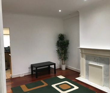 Room in a Shared House, London, SE12 - Photo 1