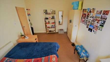 2 bedroom House in Harold Place, Leeds - Photo 5